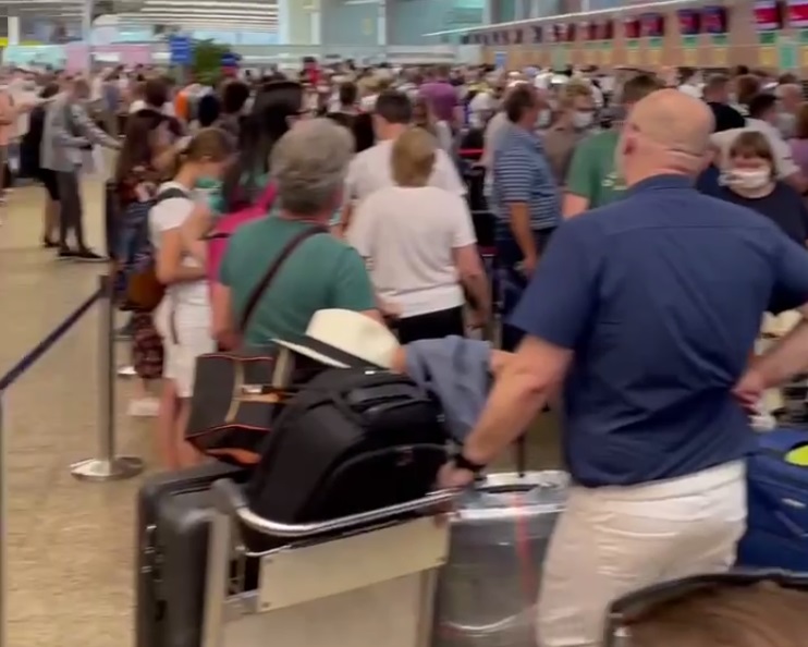 В аэропорту.jpg